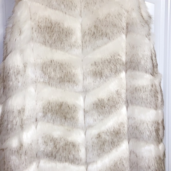 Fur vest - Picture 3 of 6